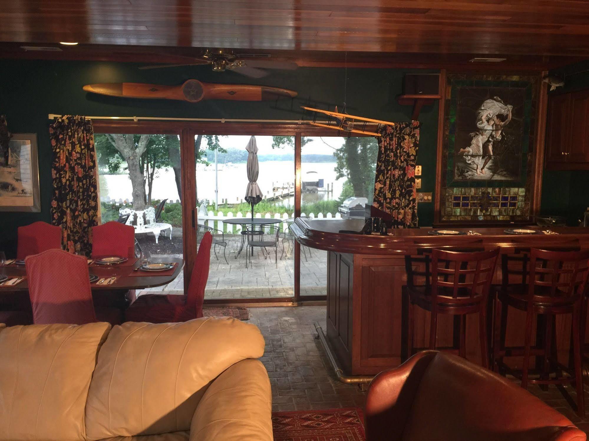 Miles River Guest House Easton Bagian luar foto