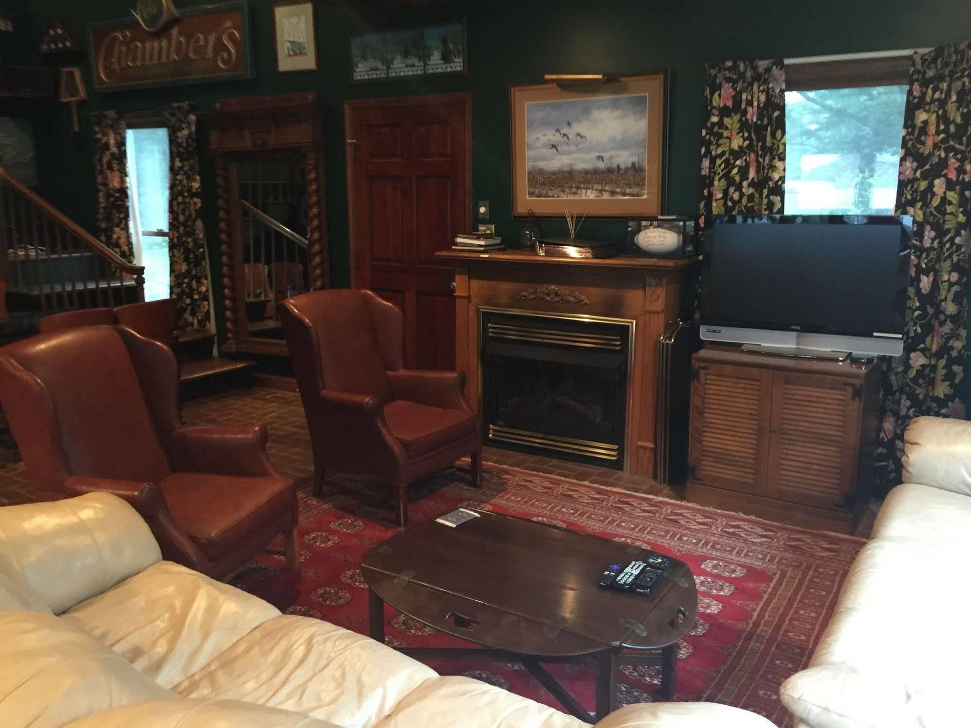 Miles River Guest House Easton Bagian luar foto