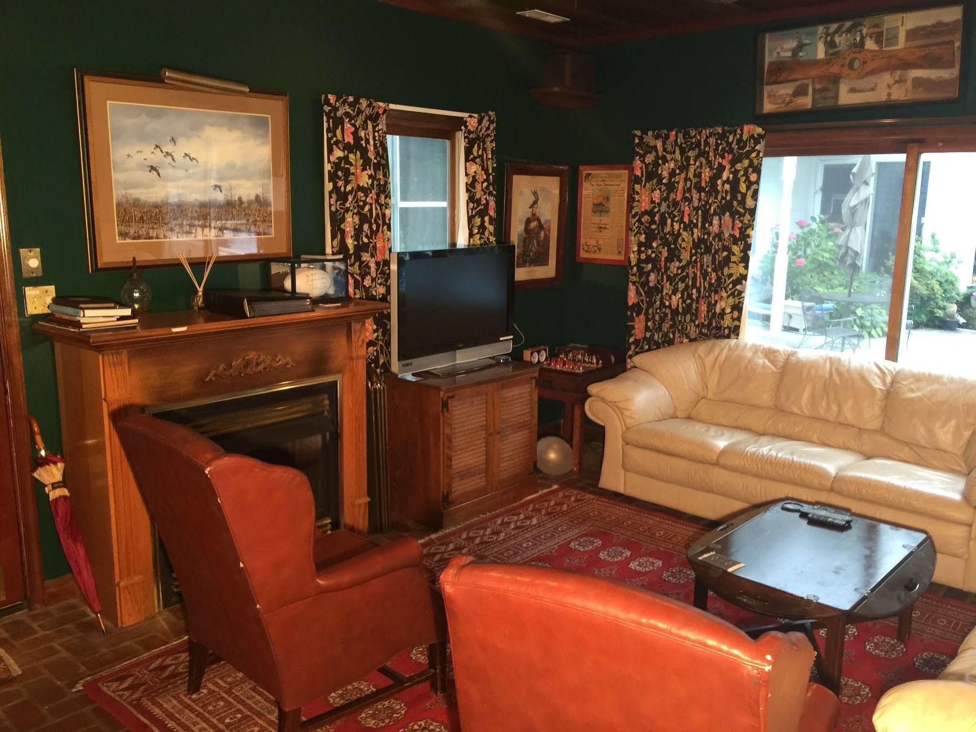 Miles River Guest House Easton Bagian luar foto