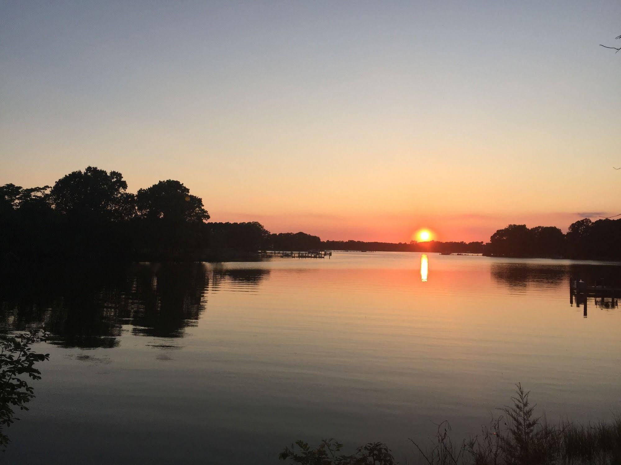 Miles River Guest House Easton Bagian luar foto